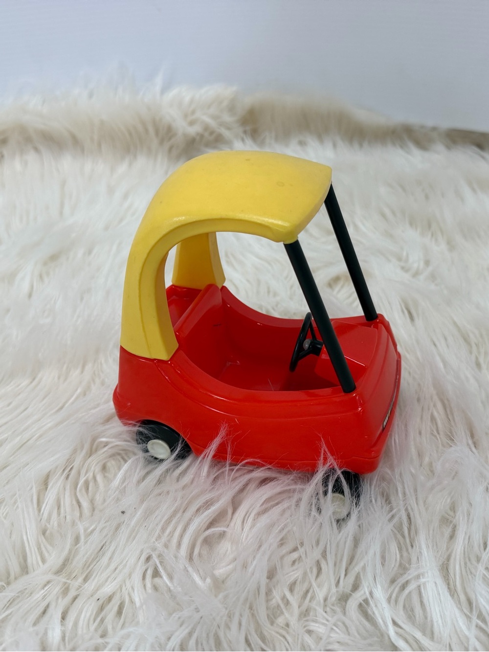 Little Tikes Vintage Dollhouse Cozy Coupe Miniature Red/Yellow, 6-inch